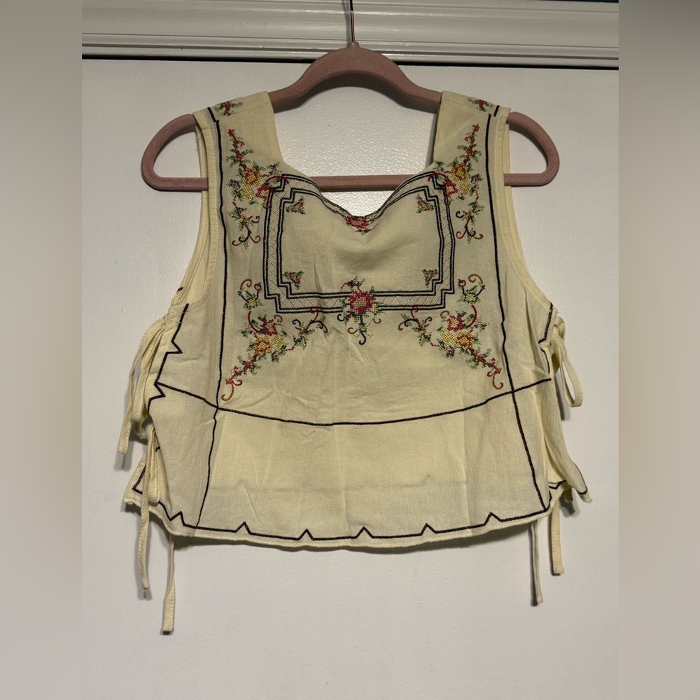 Women’s cropped tank top